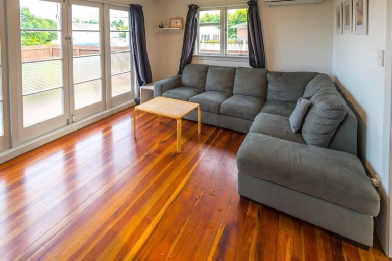 Photo of property in 28a Kelvin Road, Papakura, 2110