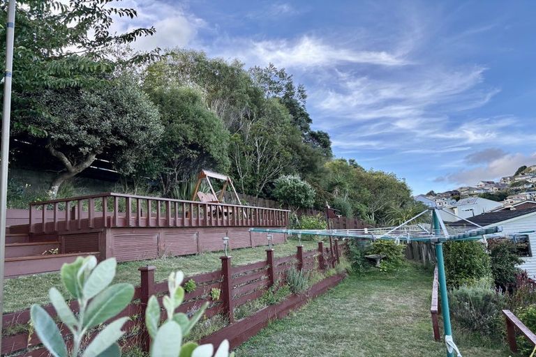 Photo of property in 11 Malaghan Grove, Johnsonville, Wellington, 6037