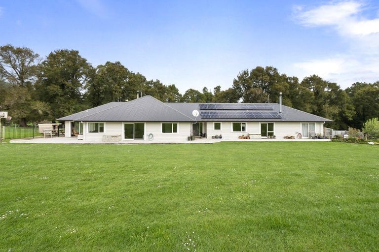 Photo of property in 120 East Mangahuia Road, Rangiwahia, Kimbolton, 4774