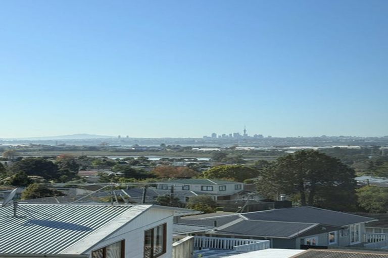 Photo of property in 27b Te Atatu Road, Te Atatu South, Auckland, 0610