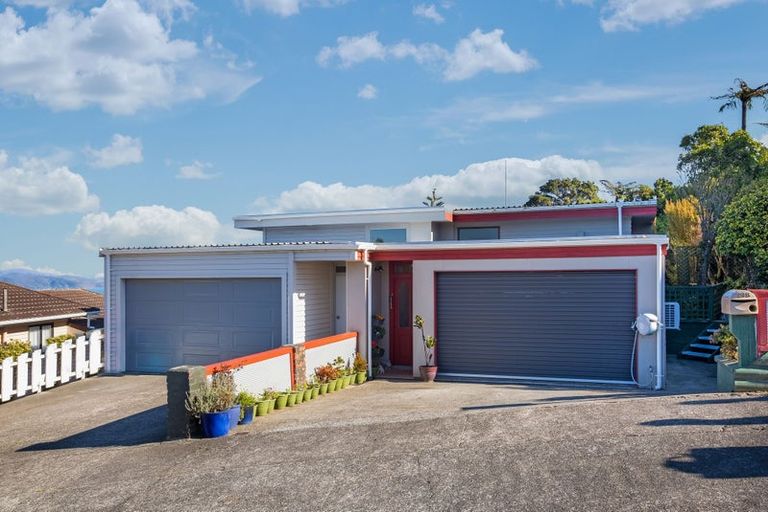 Photo of property in 23b Eastview Grove, Normandale, Lower Hutt, 5010