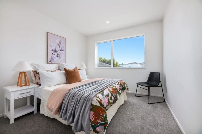 Photo of property in 3d Kingdale Road, Henderson, Auckland, 0610