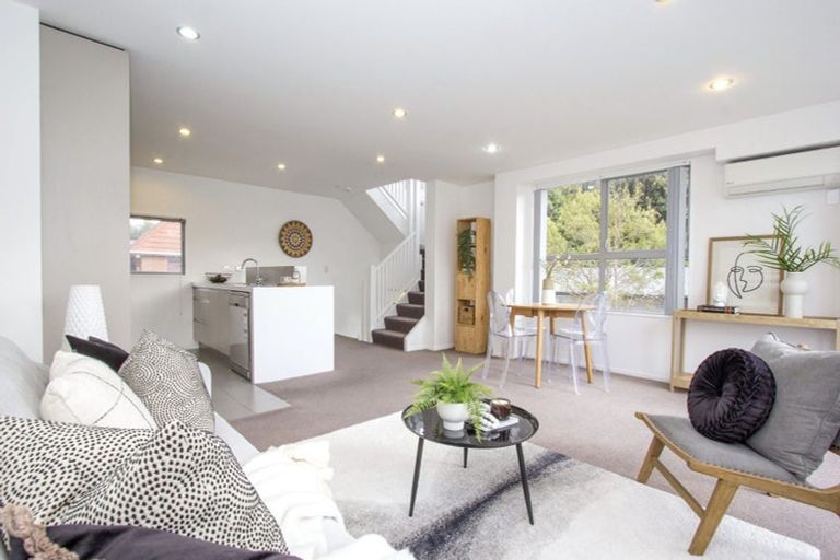 Photo of property in 5/12 Agra Crescent, Khandallah, Wellington, 6035