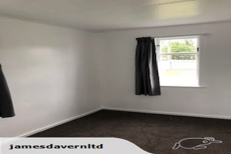 Photo of property in 7 Kotuku Street, Te Atatu Peninsula, Auckland, 0610