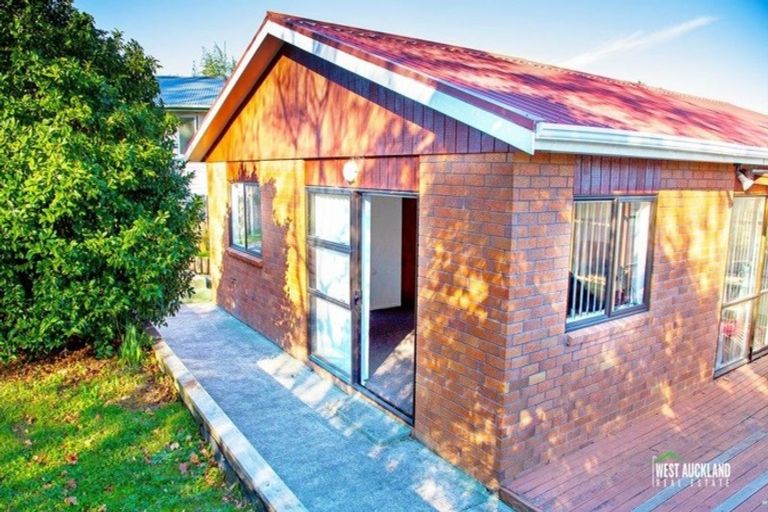 Photo of property in 31 Chorley Avenue, Massey, Auckland, 0614