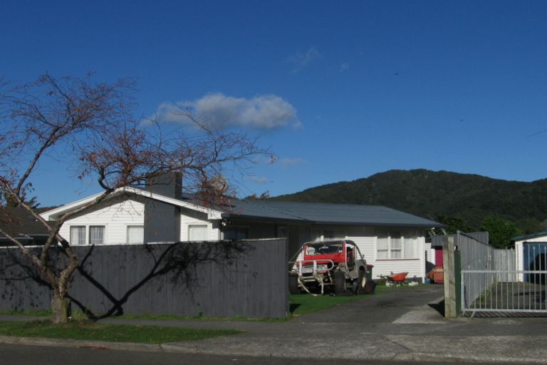 Photo of property in 17 Kaponga Street, Wainuiomata, Lower Hutt, 5014