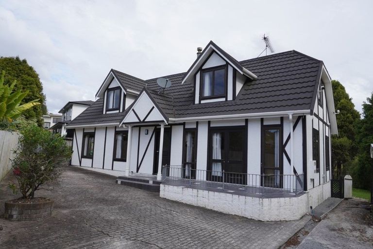 Photo of property in 16 Baltimore Place, Forrest Hill, Auckland, 0620