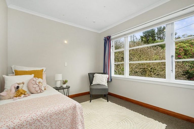 Photo of property in 15 Ngatitoa Street, Tawa, Wellington, 5028