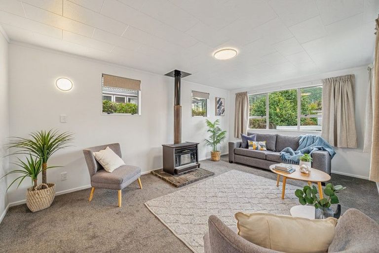 Photo of property in 30a Hudson Avenue, Ebdentown, Upper Hutt, 5018