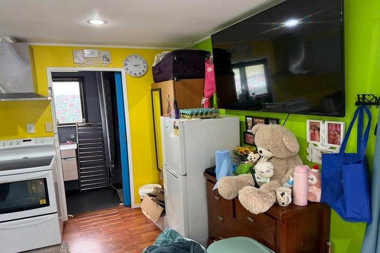 Photo of property in 214 Don Buck Road, Massey, Auckland, 0614