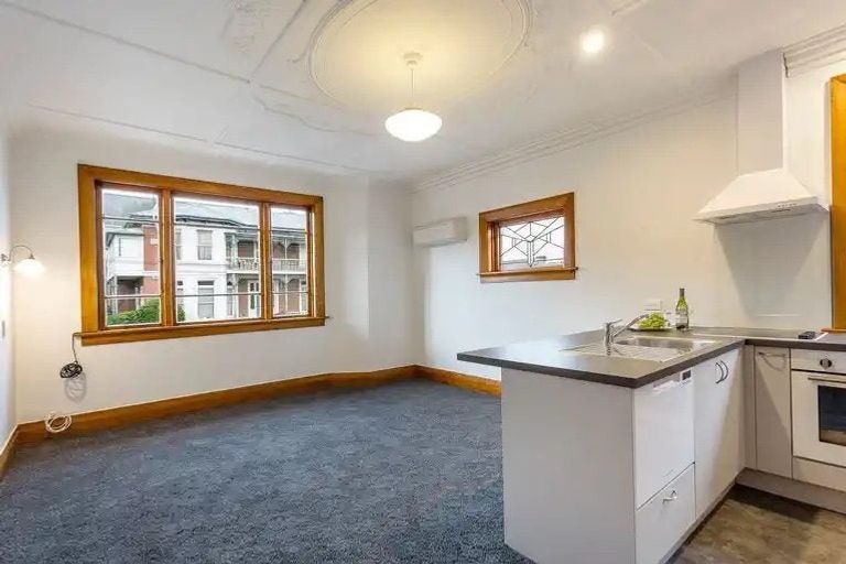 Photo of property in 53 Manor Place, Dunedin Central, Dunedin, 9016