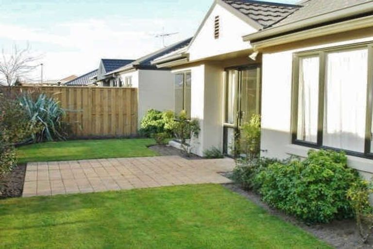 Photo of property in 12 Mahlet Street, Northwood, Christchurch, 8051