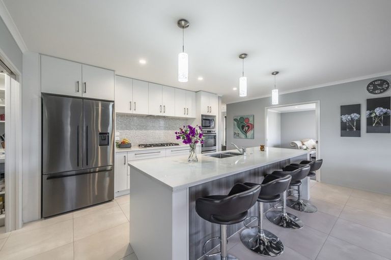 Photo of property in 35 Lilac Close, Cambridge, 3434