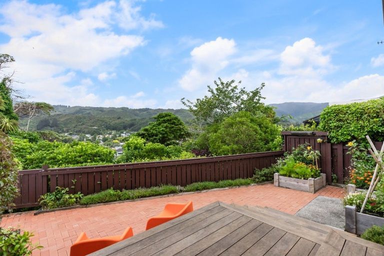 Photo of property in 6b Ely Grove, Wainuiomata, Lower Hutt, 5014