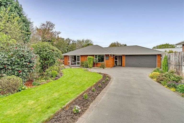 Photo of property in 216 Grahams Road, Burnside, Christchurch, 8053
