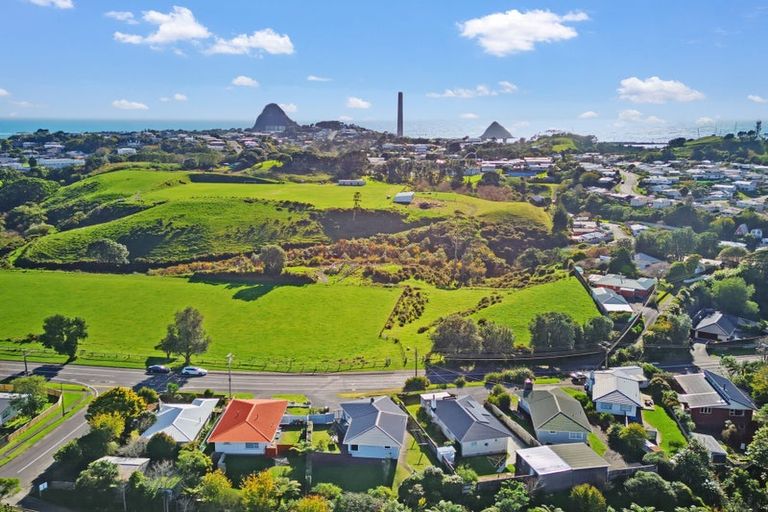 Photo of property in 191 Omata Road, Blagdon, New Plymouth, 4310