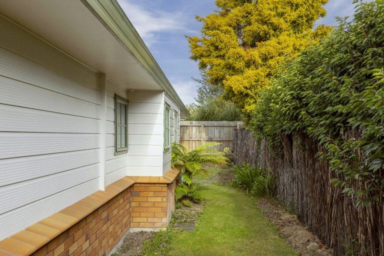 Photo of property in 8 Kathleen Place, Rainbow Point, Taupo, 3330