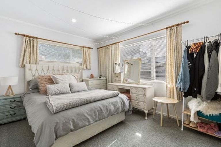 Photo of property in 16 Alfred Street, Northcote Point, Auckland, 0627