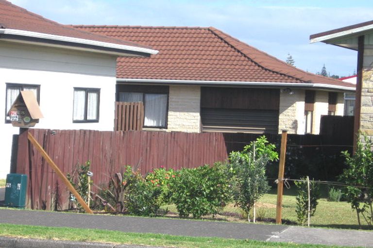 Photo of property in 1/28 Manuka Road, Glenfield, Auckland, 0629