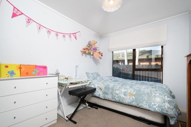 Photo of property in 11 Javelin Place, West Harbour, Auckland, 0618