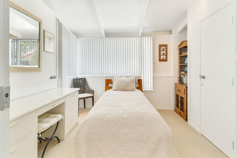 Photo of property in 10 Takutai Avenue, Bucklands Beach, Auckland, 2012