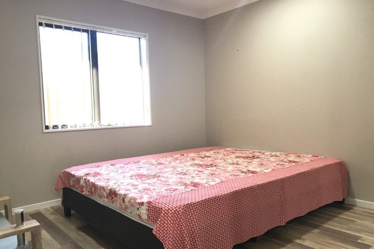 Photo of property in 4a Milton Road, Orewa, 0931