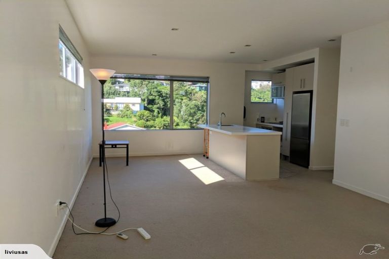 Photo of property in 31 Tiketike Way, Brooklyn, Wellington, 6021