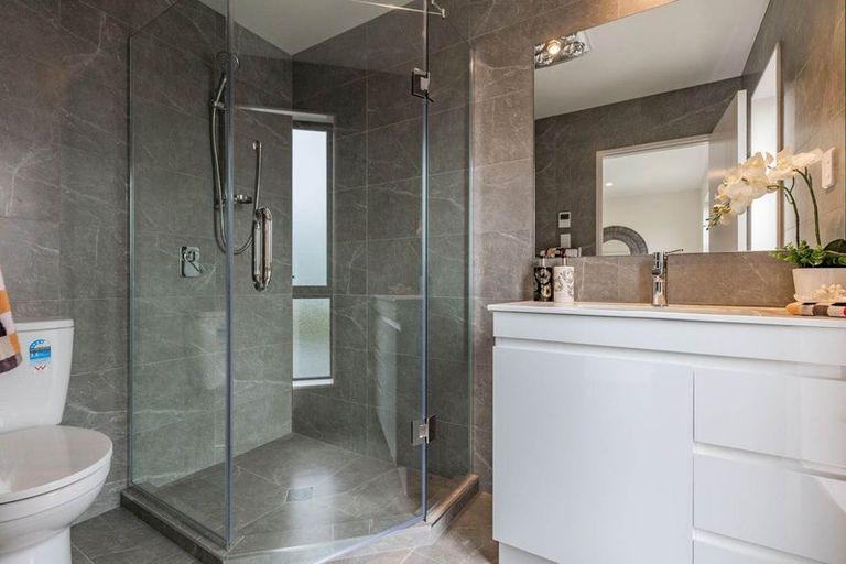 Photo of property in 12 Pipi Place, Browns Bay, Auckland, 0630