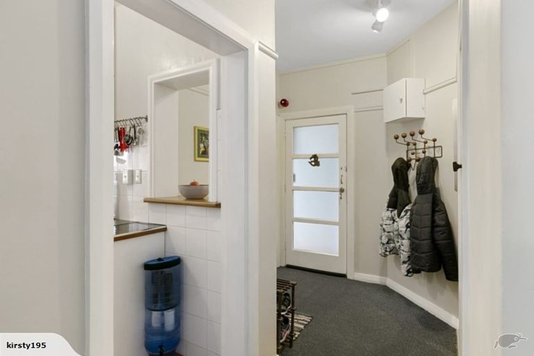 Photo of property in 1u5 Rixon Grove, Mount Victoria, Wellington, 6011