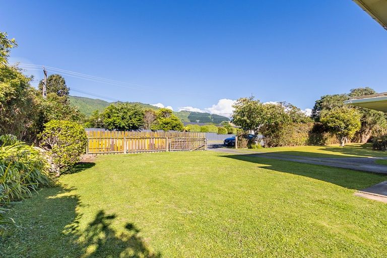 Photo of property in 55 Ngaio Road, Waikanae, 5036