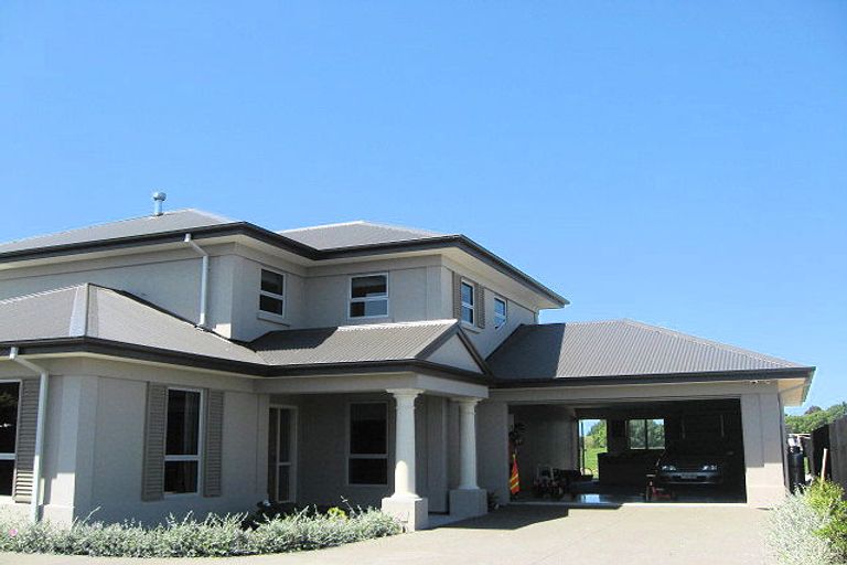 Photo of property in 27 Harrys Way, Redwood, Christchurch, 8051