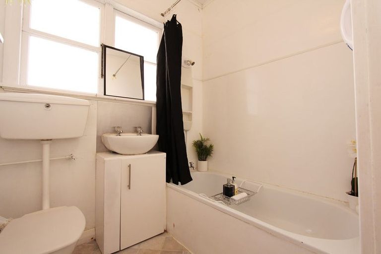 Photo of property in 11 George Street, Riccarton, Christchurch, 8041