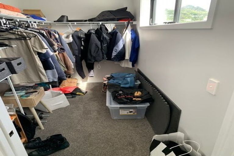 Photo of property in 29b Glanmire Road, Newlands, Wellington, 6037