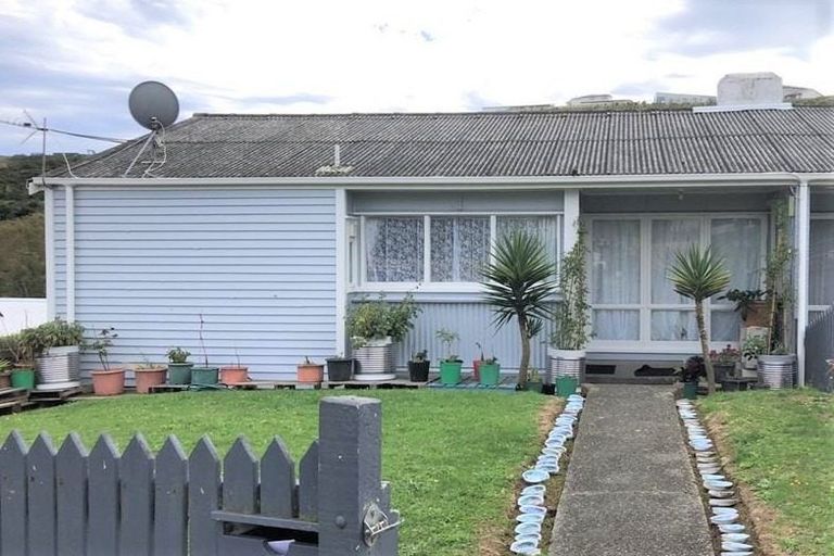 Photo of property in 81- 83 Champion Street, Cannons Creek, Porirua, 5024