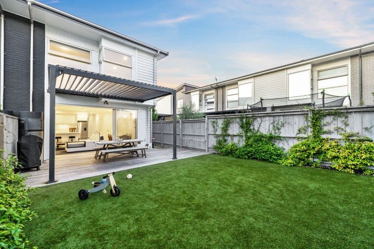 Photo of property in 24 Ian Morrison Road, Hobsonville, Auckland, 0616