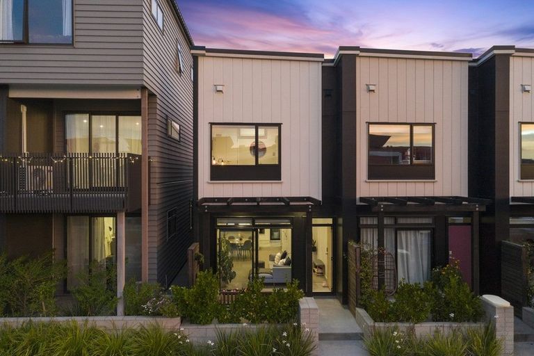 Photo of property in 81e Hobsonville Point Road, Hobsonville, Auckland, 0616