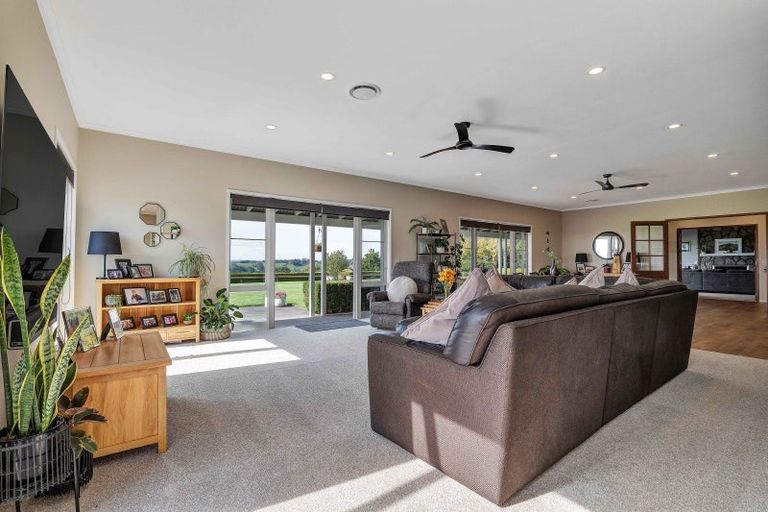 Photo of property in 80 Clearview Road, Lepperton, New Plymouth, 4373