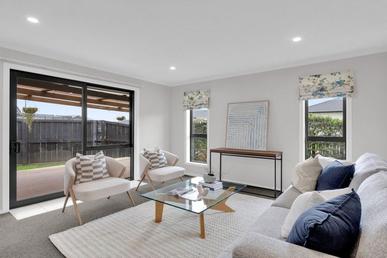 Photo of property in 15 Faber Place, Rototuna North, Hamilton, 3210