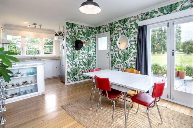 Photo of property in 2437 State Highway 2, Greytown, 5794