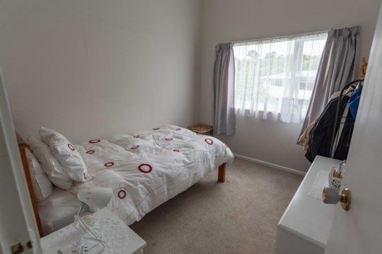 Photo of property in 2 Braemar Terrace, Johnsonville, Wellington, 6037