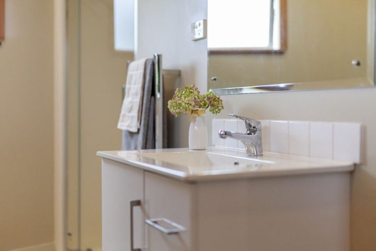 Photo of property in 5 Eatwell Avenue, Paraparaumu Beach, Paraparaumu, 5032