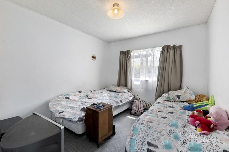 Photo of property in 2/3 Hewer Crescent, Naenae, Lower Hutt, 5011