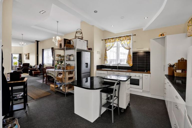 Photo of property in 3 Victoria Street, Hawera, 4610