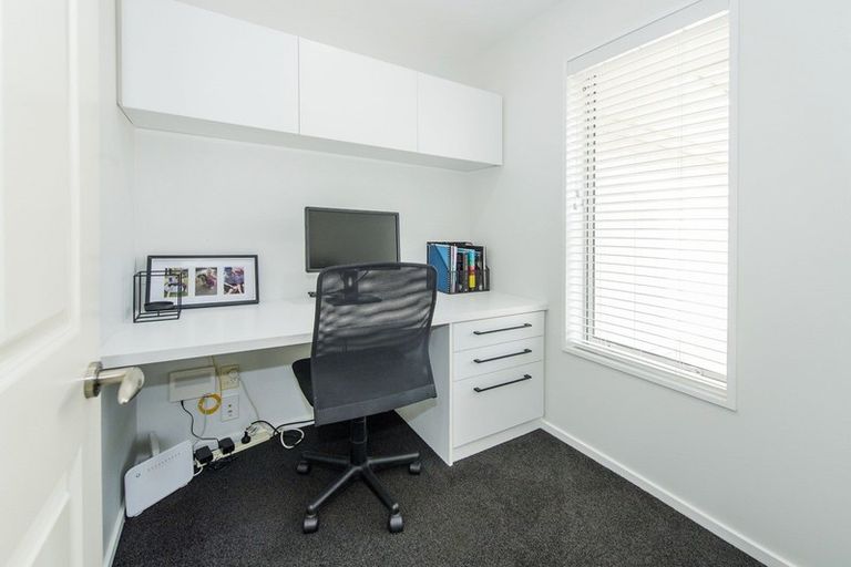 Photo of property in 4 Goldie Place, Rolleston, 7614