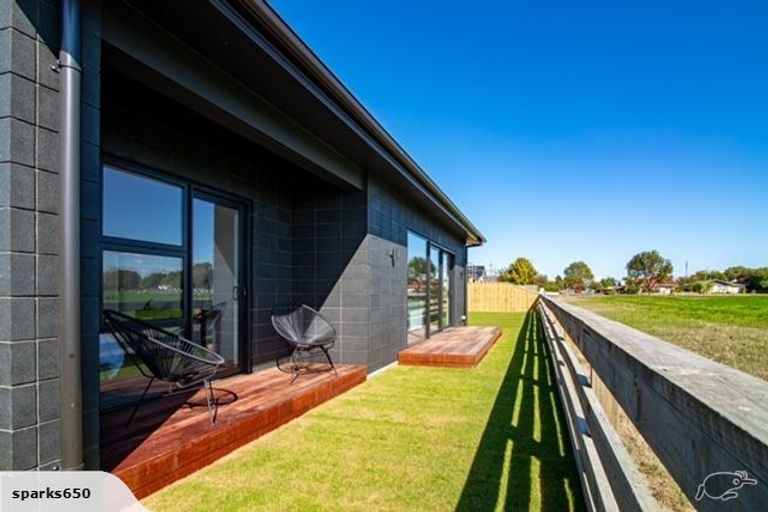 Photo of property in 7 Grey View Grove, Rangiora, 7400