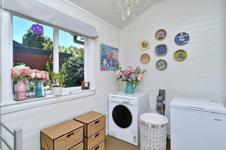 Photo of property in 1/2 Barrington Street, Somerfield, Christchurch, 8024