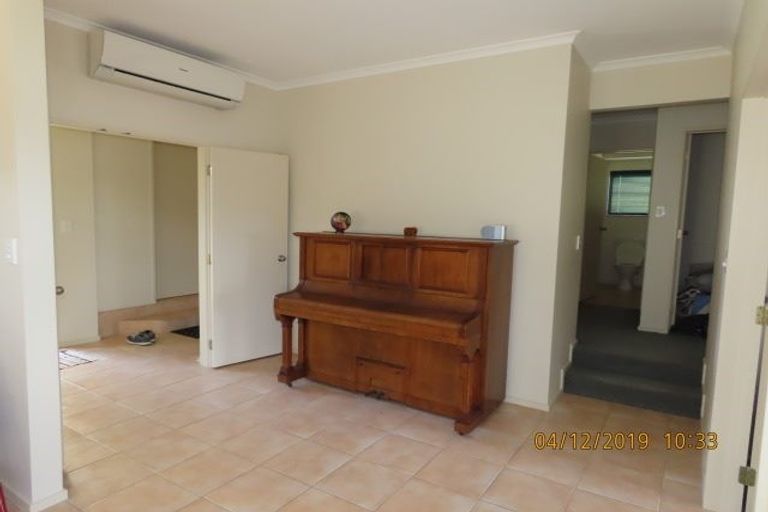 Photo of property in 6 Longview Rise, Massey, Auckland, 0614