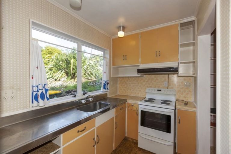 Photo of property in 73 Golf Road, Paraparaumu Beach, Paraparaumu, 5032