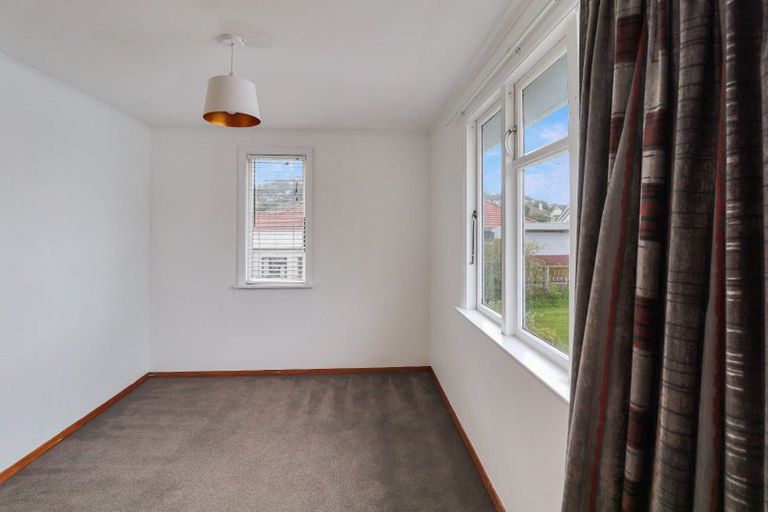 Photo of property in 5 Takatimu Way, Johnsonville, Wellington, 6037