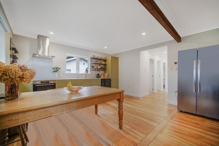 Photo of property in 396 Huia Road, Titirangi, Auckland, 0604